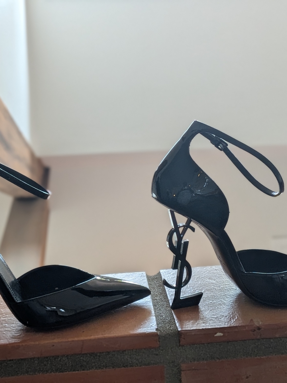 Saint Laurent Black Patent Opyum YSL Logo High Heels - Picture 2 of 6
